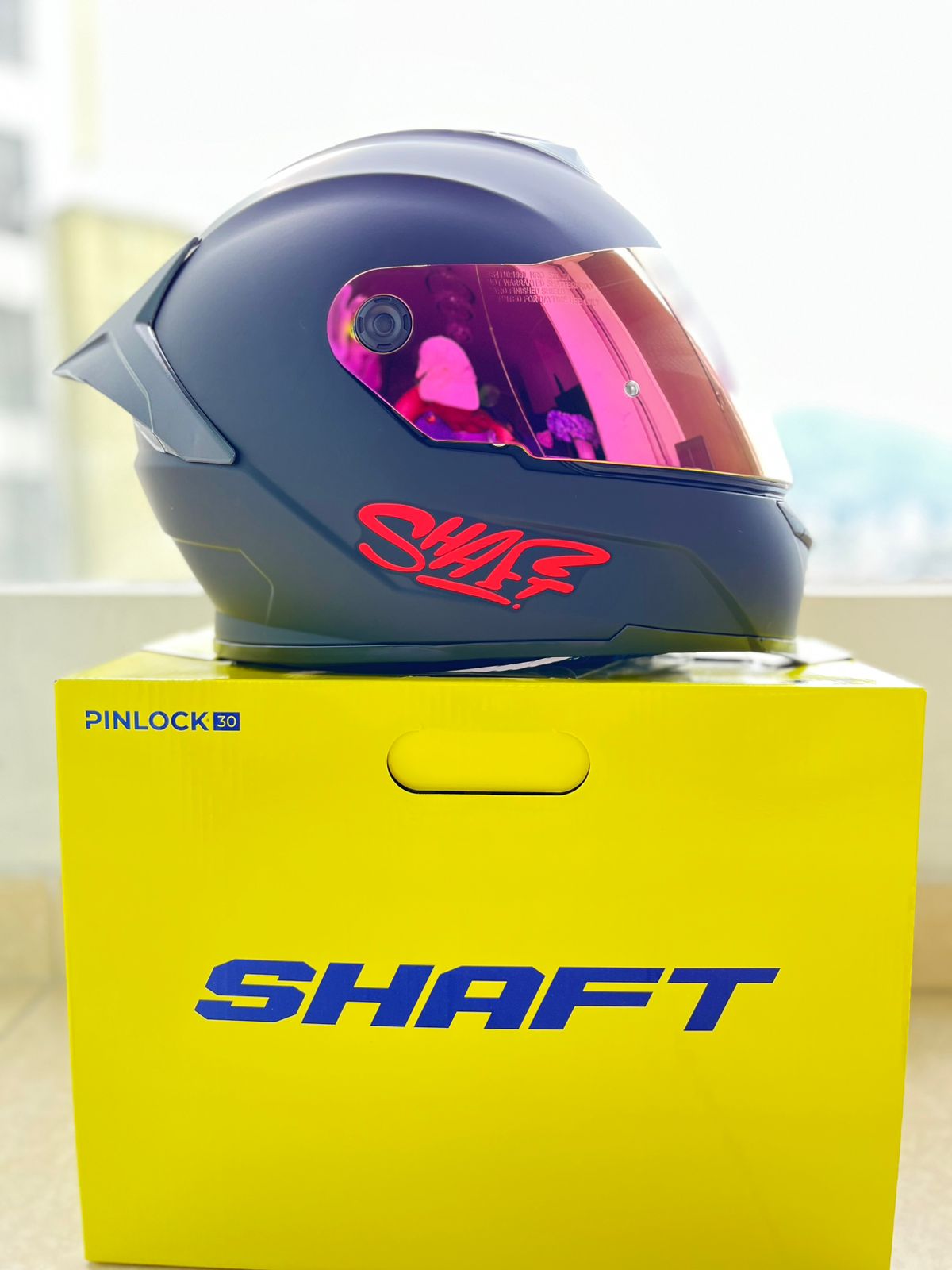 CASCO SHAFT SH  502  SP NEGRO VISERA FUCSIA Y TRANSPARENTE