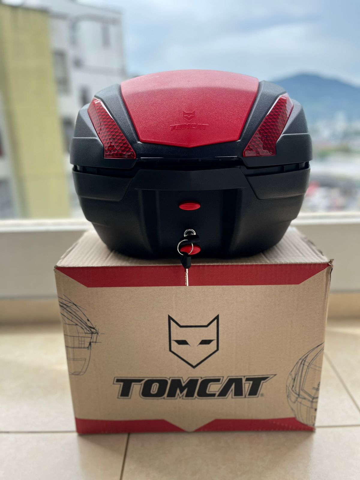 MALETERO ROJO TOM CAT 34 LITROS