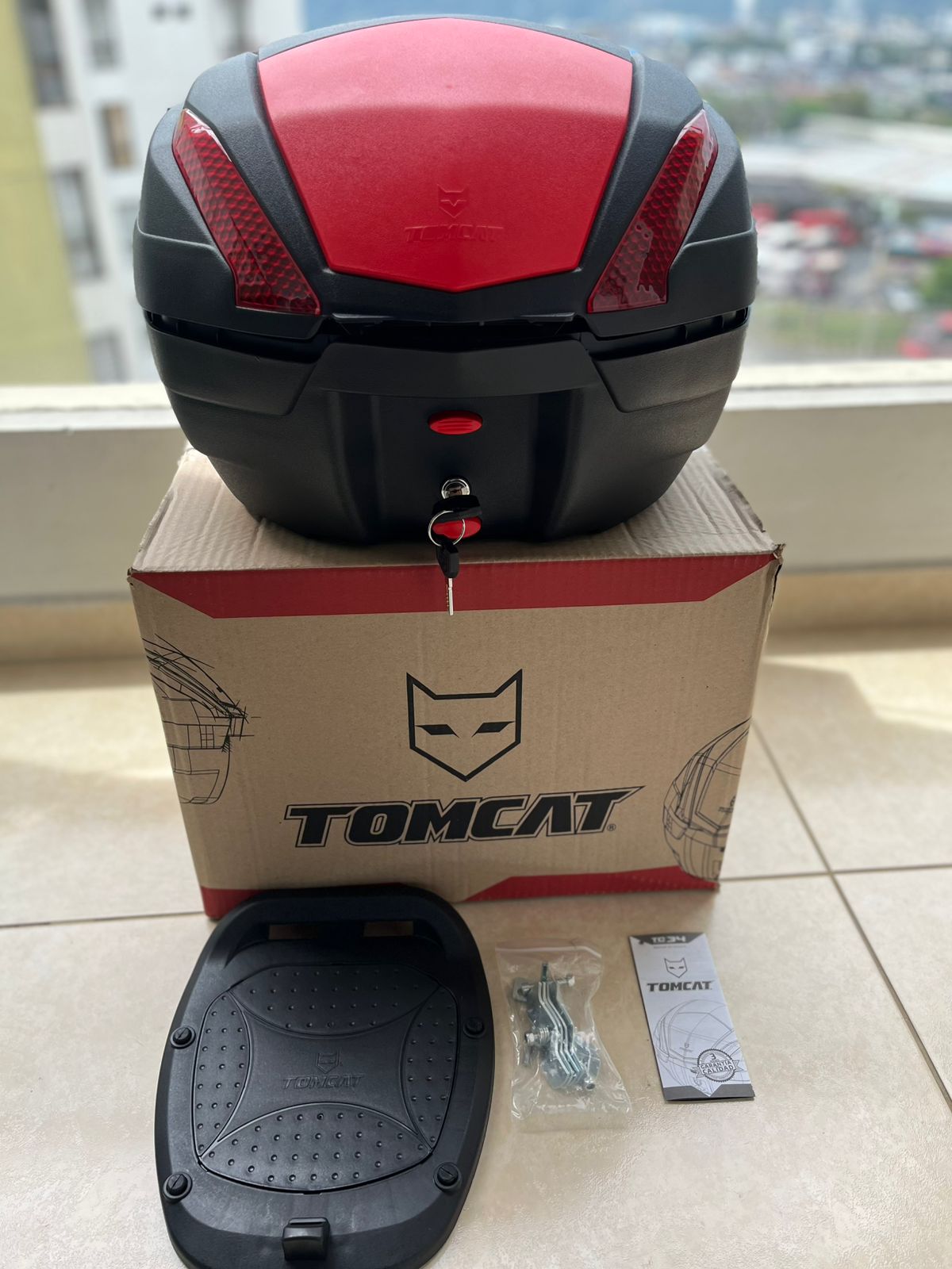 MALETERO ROJO TOM CAT 34 LITROS