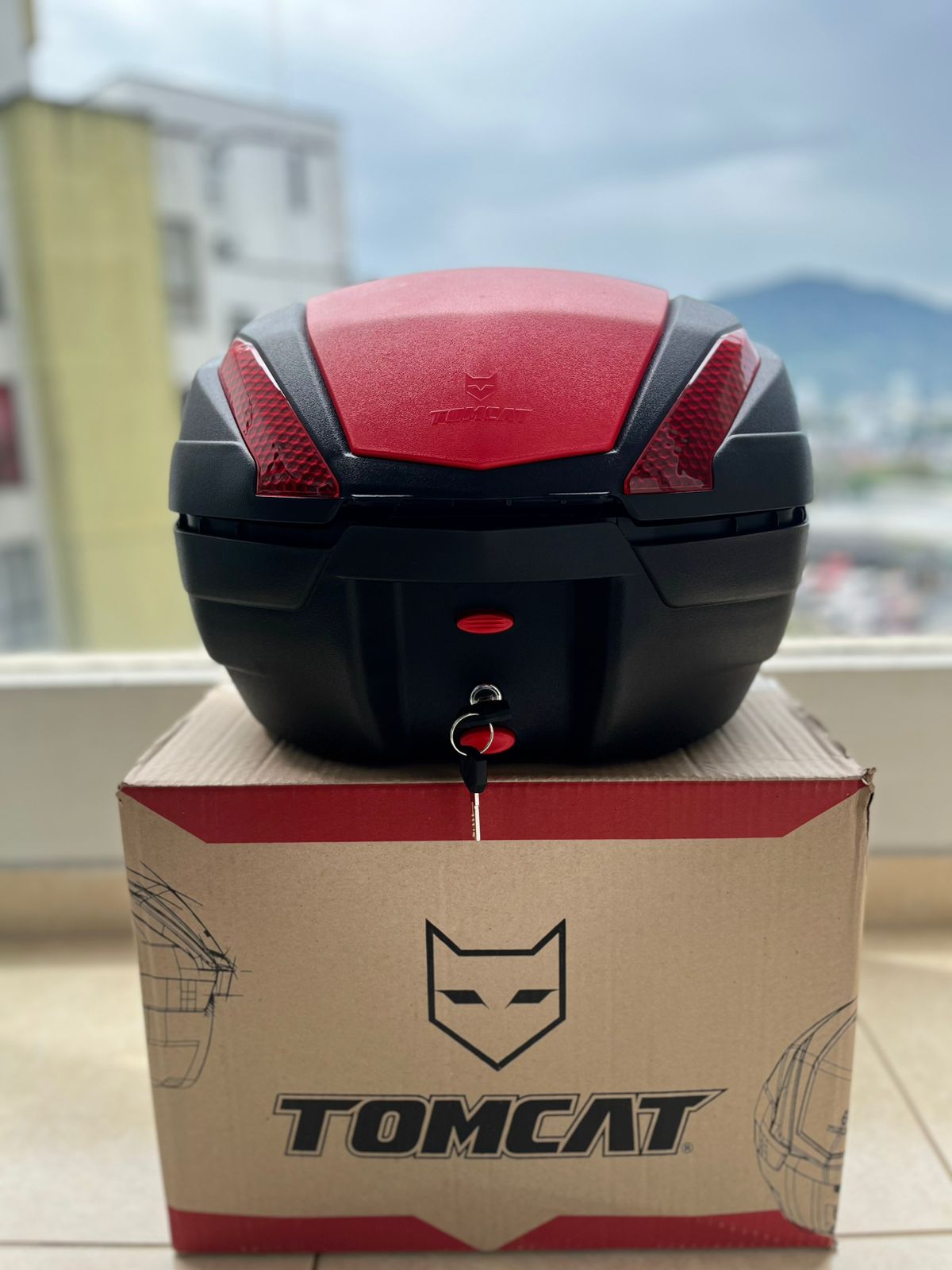 MALETERO ROJO TOM CAT 34 LITROS