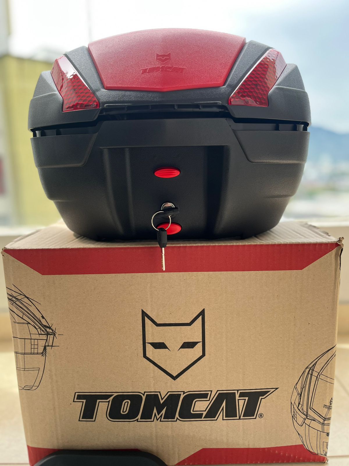 MALETERO ROJO TOM CAT 34 LITROS