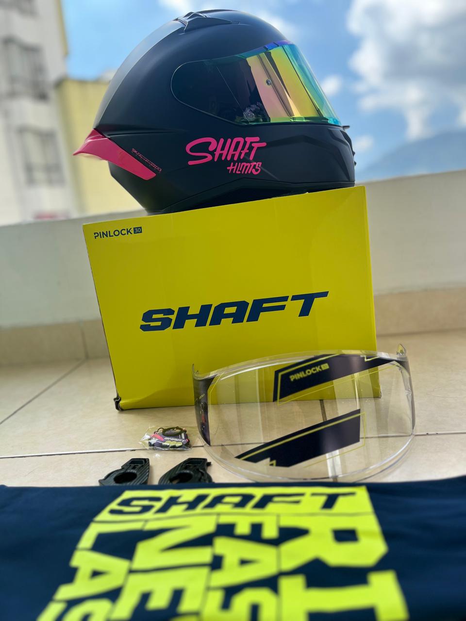 CASCO SHAFT 504 DV  NEGRO CON FUCSIA VISERA TORNASOL Y TRANSPARENTE