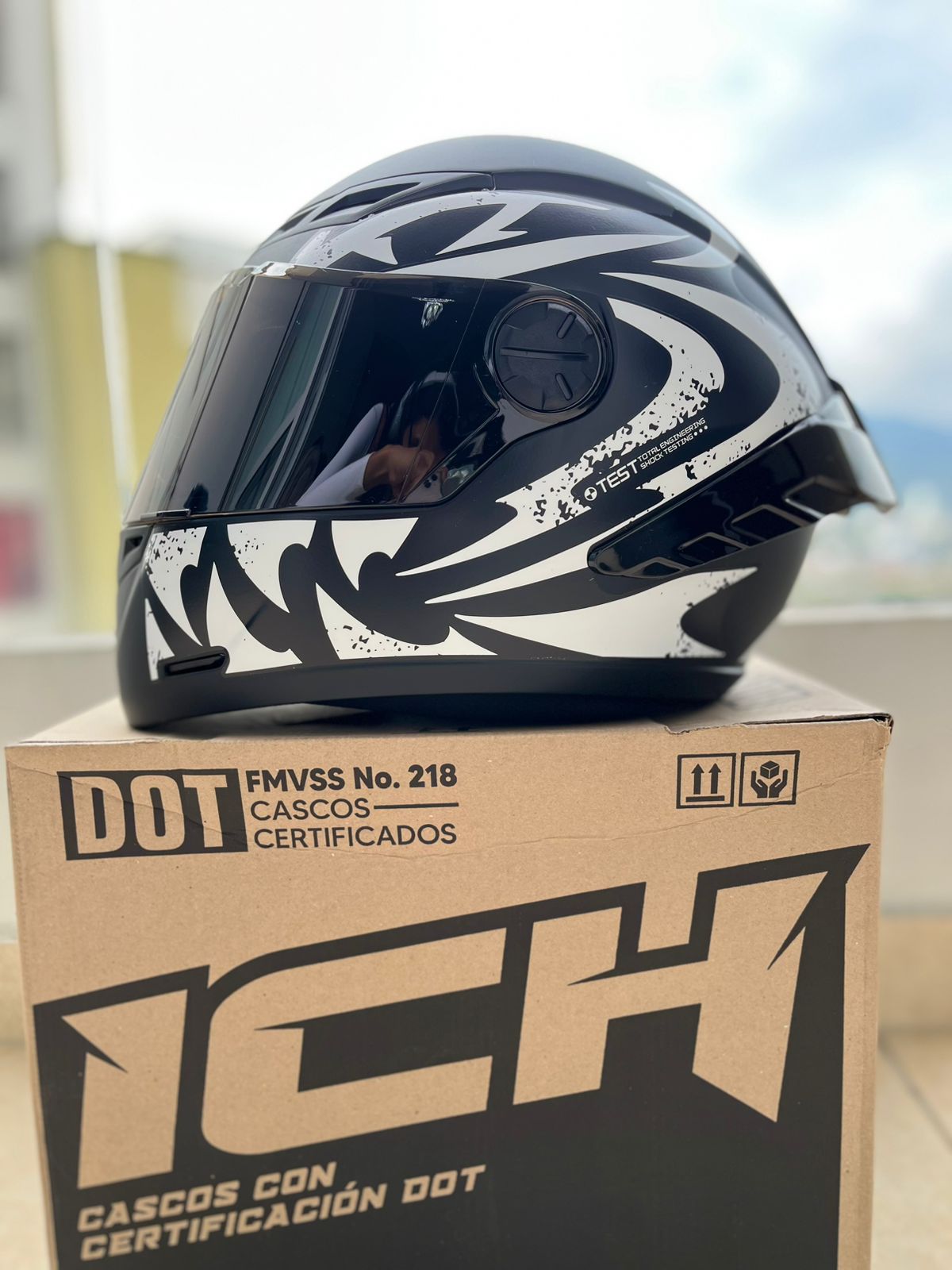 CASCO ICH 501 TRIBAL NEGRO BLANCO VISERA NEGRA
