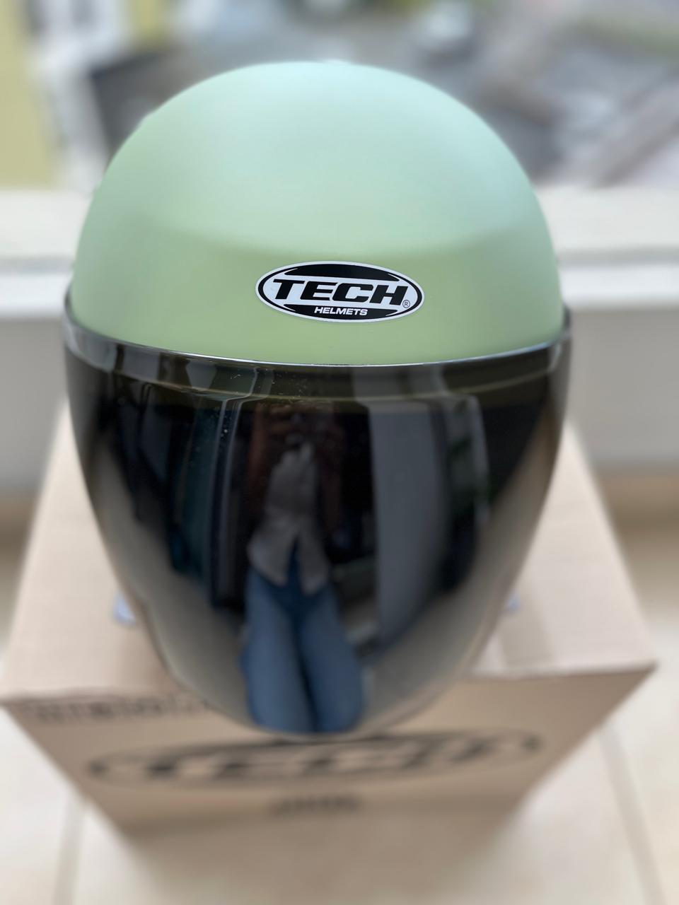 CASCO TECH T 10  ABIERTO VERDE CLARO VISERA NEGRA