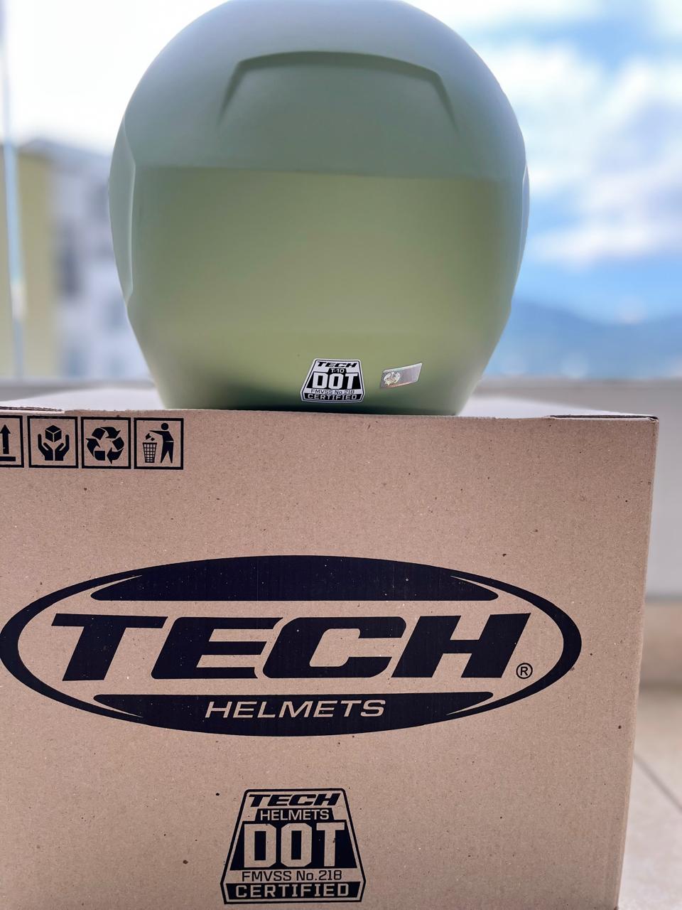 CASCO TECH T 10  ABIERTO VERDE CLARO VISERA NEGRA